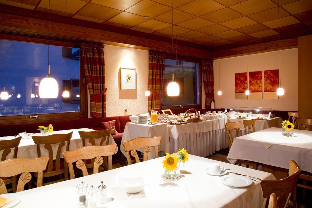 Restaurant-Hotel Maien Леррах Екстер'єр фото